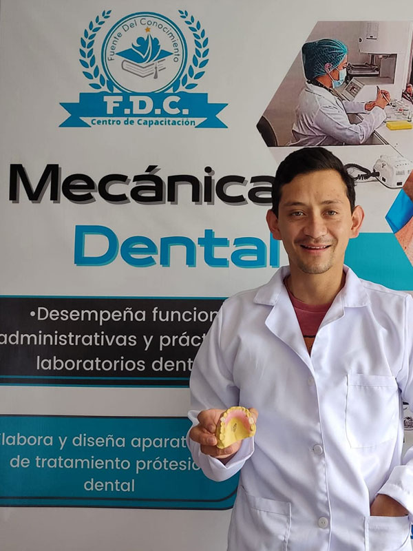 instituto-fdc-ecuador-estudiantes-mecánica-dental8